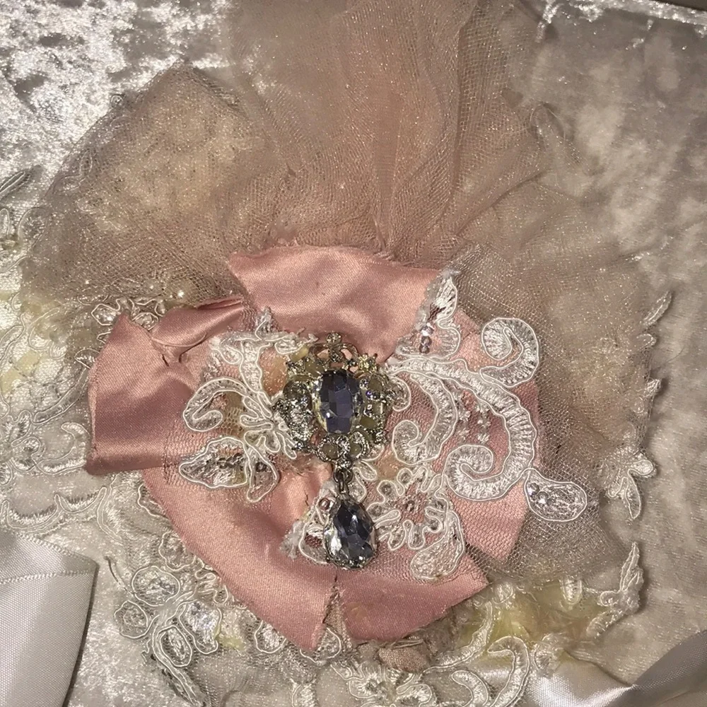 NWOT Elegant Crystal/ lace/sequence/pearl Headband w/ satin like sash